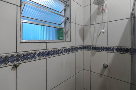 Casa de condomínio para alugar com 60m², 2 quartos e 2 vagas Casa de condomínio para alugar com 60m², 2 quartos e 2 vagasBanheiro