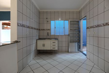 Casa de condomínio para alugar com 60m², 2 quartos e 2 vagas Casa de condomínio para alugar com 60m², 2 quartos e 2 vagasCozinha