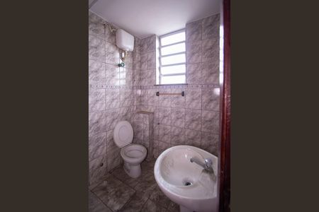 Banheiro de apartamento para alugar com 1 quarto, 40m² em Vista Alegre, São Gonçalo