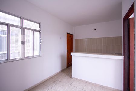 Sala de apartamento para alugar com 1 quarto, 40m² em Vista Alegre, São Gonçalo