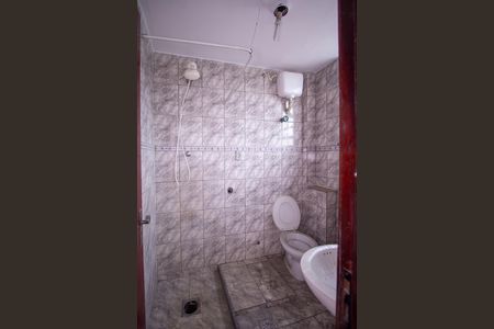 Banheiro de apartamento para alugar com 1 quarto, 40m² em Vista Alegre, São Gonçalo