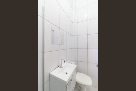 Banheiro de casa para alugar com 1 quarto, 15m² em Cursino, São Paulo