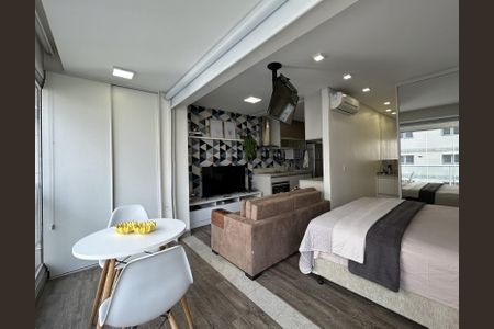 Sala/Quarto de kitnet/studio à venda com 1 quarto, 36m² em Brooklin, São Paulo