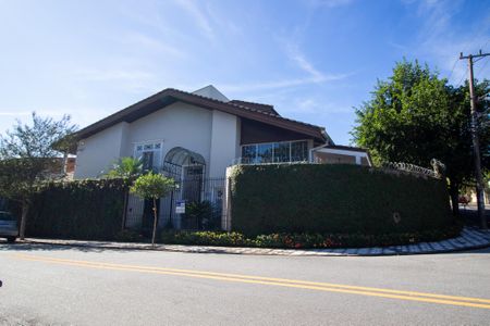 Casa para alugar com 400m², 4 quartos e 4 vagasFachada 