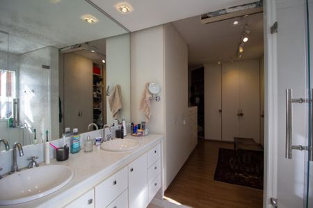 Casa para alugar com 400m², 4 quartos e 4 vagasBanheiro da Suíte 2