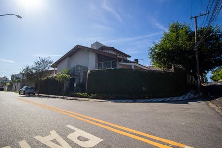 Casa para alugar com 400m², 4 quartos e 4 vagasFachada 