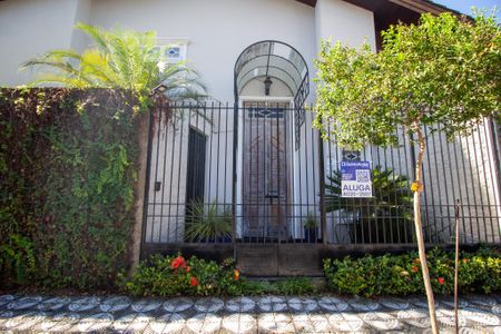 Casa para alugar com 400m², 4 quartos e 4 vagasFachada 