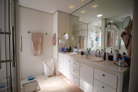 Casa para alugar com 400m², 4 quartos e 4 vagasBanheiro da Suíte 2