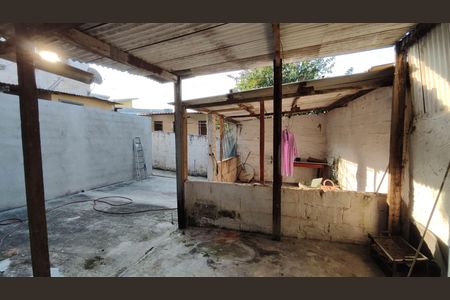 Casa para alugar com 70m², 2 quartos e 1 vagaÁrea de Serviço e Quintal