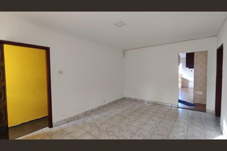 Sala de casa para alugar com 2 quartos, 70m² em Vila Romanopolis, Ferraz de Vasconcelos