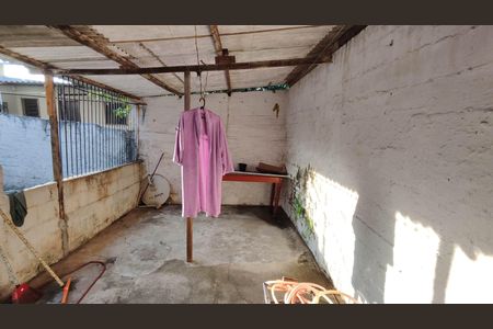 Casa para alugar com 70m², 2 quartos e 1 vagaÁrea de Serviço e Quintal