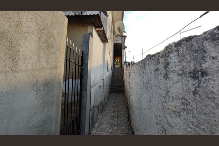 Casa para alugar com 70m², 2 quartos e 1 vagaEscada