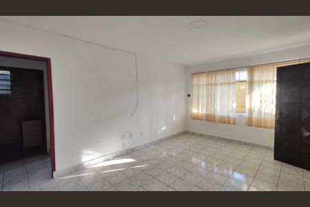 Sala de casa para alugar com 2 quartos, 70m² em Vila Romanopolis, Ferraz de Vasconcelos