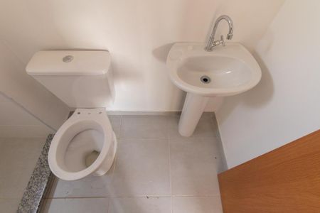 Banheiro Social de apartamento para alugar com 2 quartos, 46m² em Atuba, Curitiba