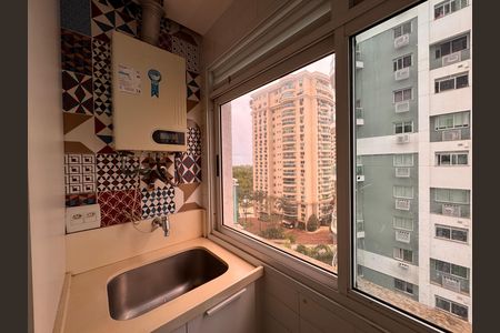 Apartamento para alugar com 116m², 2 quartos e 2 vagas Apartamento para alugar com 116m², 2 quartos e 2 vagasCozinha e Área de Serviço