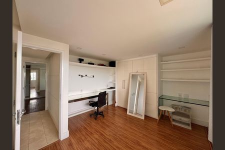 Apartamento para alugar com 116m², 2 quartos e 2 vagas Apartamento para alugar com 116m², 2 quartos e 2 vagasQuarto
