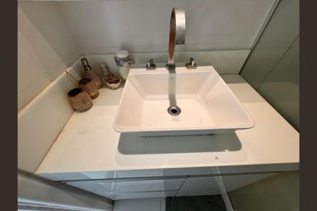 Apartamento para alugar com 116m², 2 quartos e 2 vagas Apartamento para alugar com 116m², 2 quartos e 2 vagasBanheiro Social