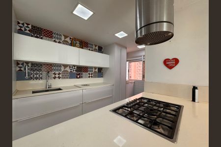 Apartamento para alugar com 116m², 2 quartos e 2 vagas Apartamento para alugar com 116m², 2 quartos e 2 vagasCozinha e Área de Serviço