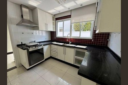 Casa para alugar com 4 quartos, 450m² em Alphaville Residencial Dois, Barueri