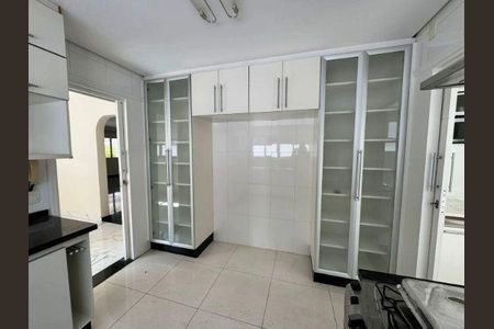 Casa para alugar com 4 quartos, 450m² em Alphaville Residencial Dois, Barueri