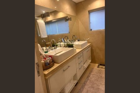 Casa para alugar com 420m², 4 quartos e 2 vagas