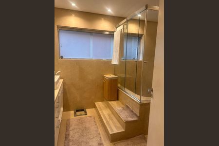 Casa para alugar com 420m², 4 quartos e 2 vagas
