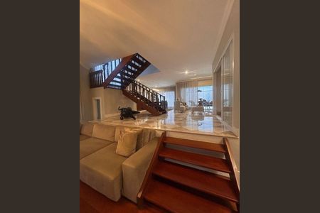Casa para alugar com 420m², 4 quartos e 2 vagas