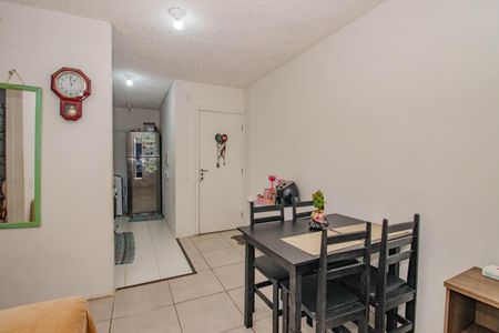 Sala de apartamento para alugar com 2 quartos, 40m² em Rubem Berta, Porto Alegre