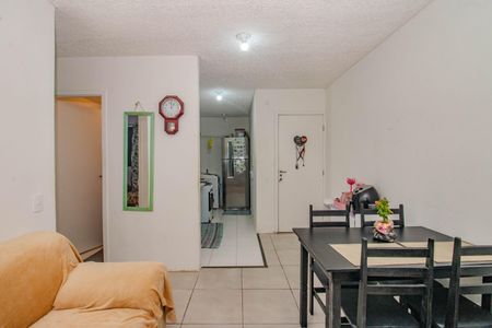 Sala de apartamento para alugar com 2 quartos, 40m² em Rubem Berta, Porto Alegre