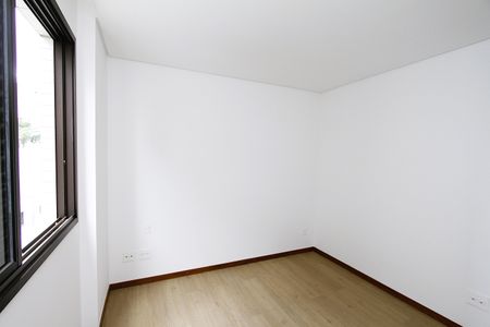 Apartamento à venda com 135m², 4 quartos e 3 vagasQuarto 3