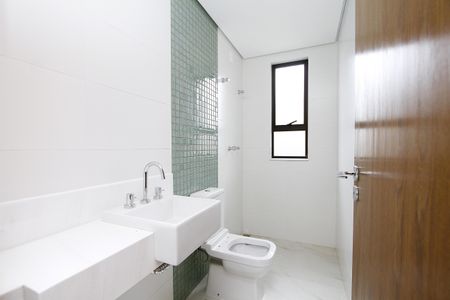 Apartamento à venda com 135m², 4 quartos e 3 vagasBanheiro da Suíte 1