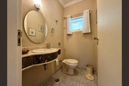 Casa para alugar com 350m², 4 quartos e 3 vagas