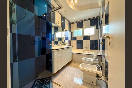 Casa para alugar com 350m², 4 quartos e 3 vagas
