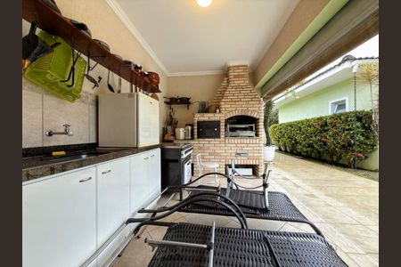 Casa para alugar com 350m², 4 quartos e 3 vagas
