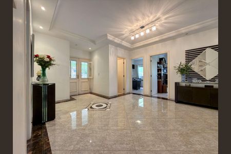 Casa para alugar com 350m², 4 quartos e 3 vagas