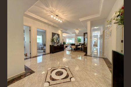Casa para alugar com 350m², 4 quartos e 3 vagas