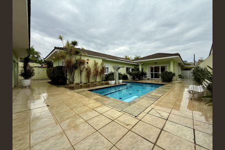 Casa para alugar com 350m², 4 quartos e 3 vagas