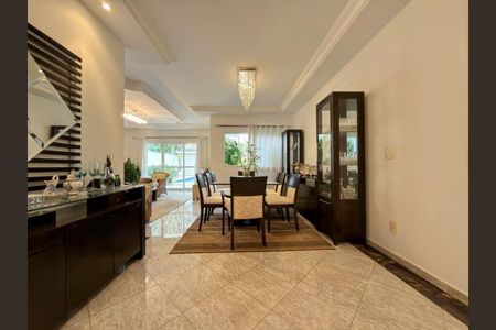 Casa para alugar com 350m², 4 quartos e 3 vagas