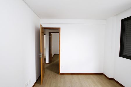Apartamento à venda com 135m², 4 quartos e 3 vagasQuarto 3