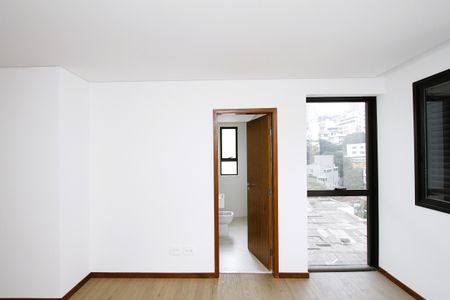 Apartamento à venda com 135m², 4 quartos e 3 vagasQuarto 1 - Suíte