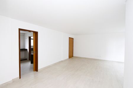 Apartamento à venda com 135m², 4 quartos e 3 vagasSala