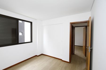 Apartamento à venda com 135m², 4 quartos e 3 vagasQuarto 4