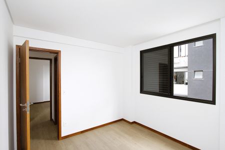 Apartamento à venda com 135m², 4 quartos e 3 vagasQuarto 3