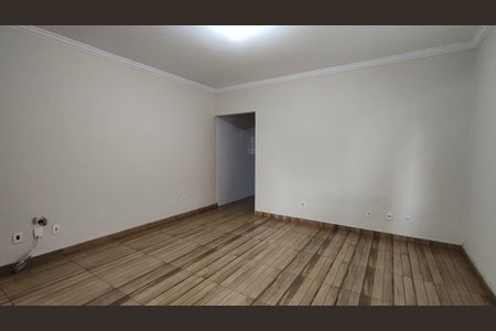 Sala de estar de casa para alugar com 4 quartos, 209m² em Vila Romanopolis, Ferraz de Vasconcelos