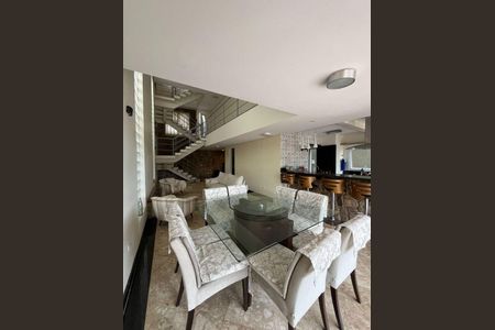 Casa para alugar com 4 quartos, 232m² em Suru, Barueri