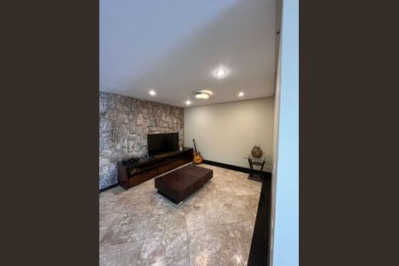 Casa para alugar com 4 quartos, 232m² em Suru, Barueri