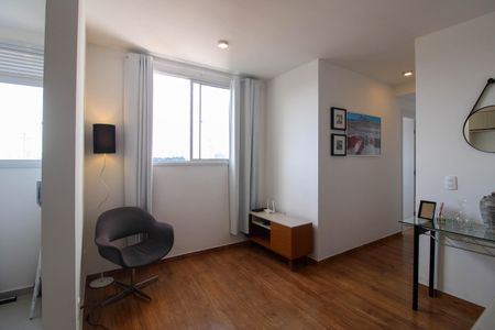 Sala  de apartamento para alugar com 2 quartos, 41m² em Jardim Maria Duarte, São Paulo