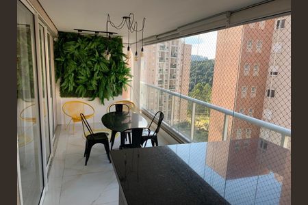 Apartamento para alugar com 168m², 3 quartos e 3 vagas