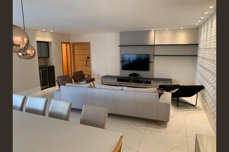 Apartamento para alugar com 168m², 3 quartos e 3 vagas