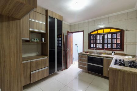 Casa para alugar com 90m², 3 quartos e 2 vagasCozinha